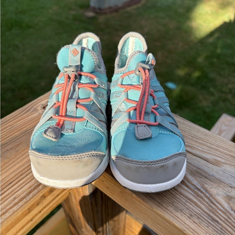 Columbia Aqua and Gray Footwear